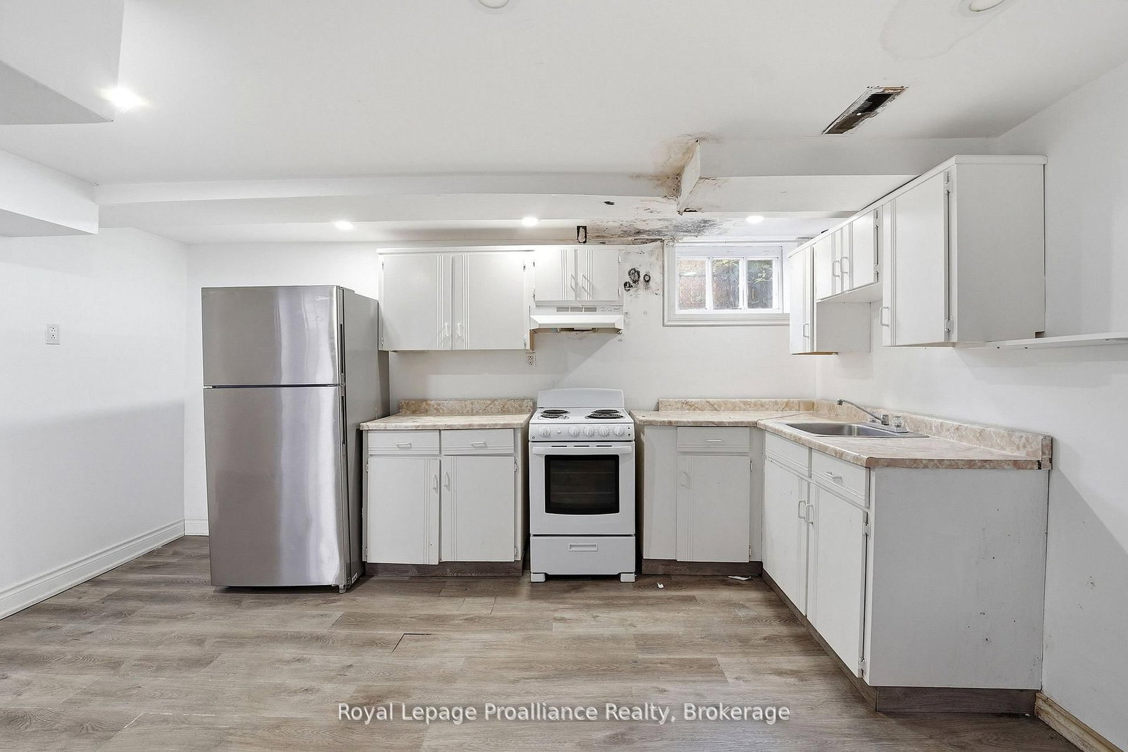 355 Bridge Street • Belleville, ON photo 25