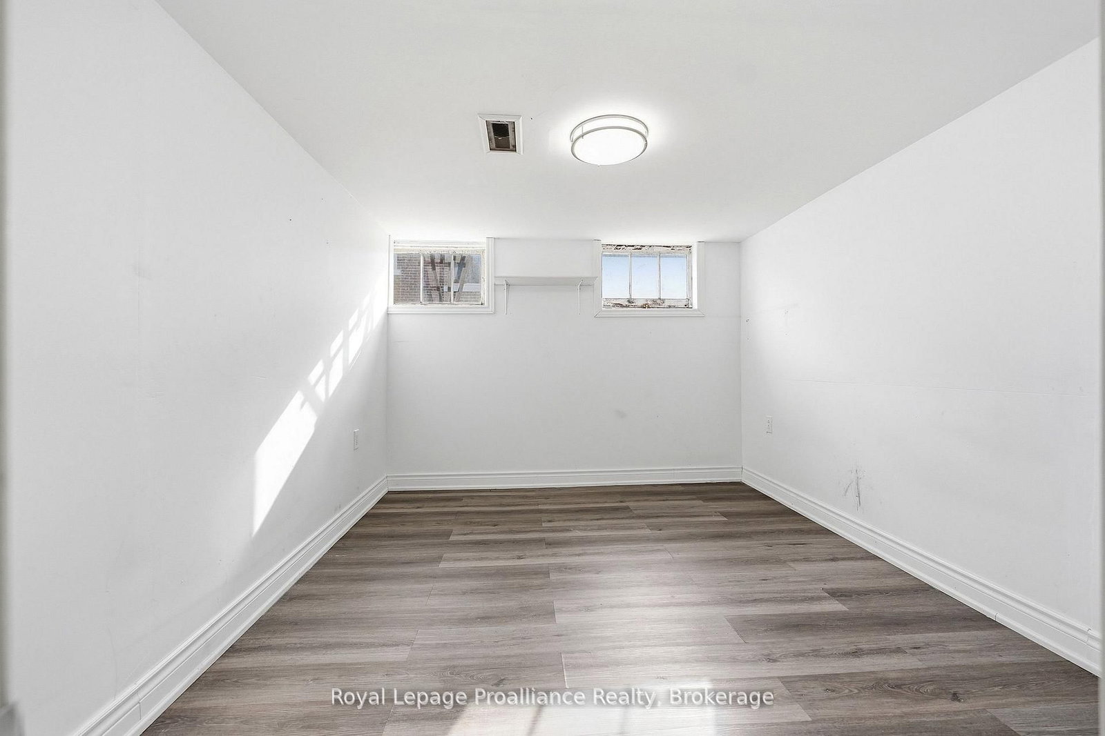 355 Bridge Street • Belleville, ON photo 29