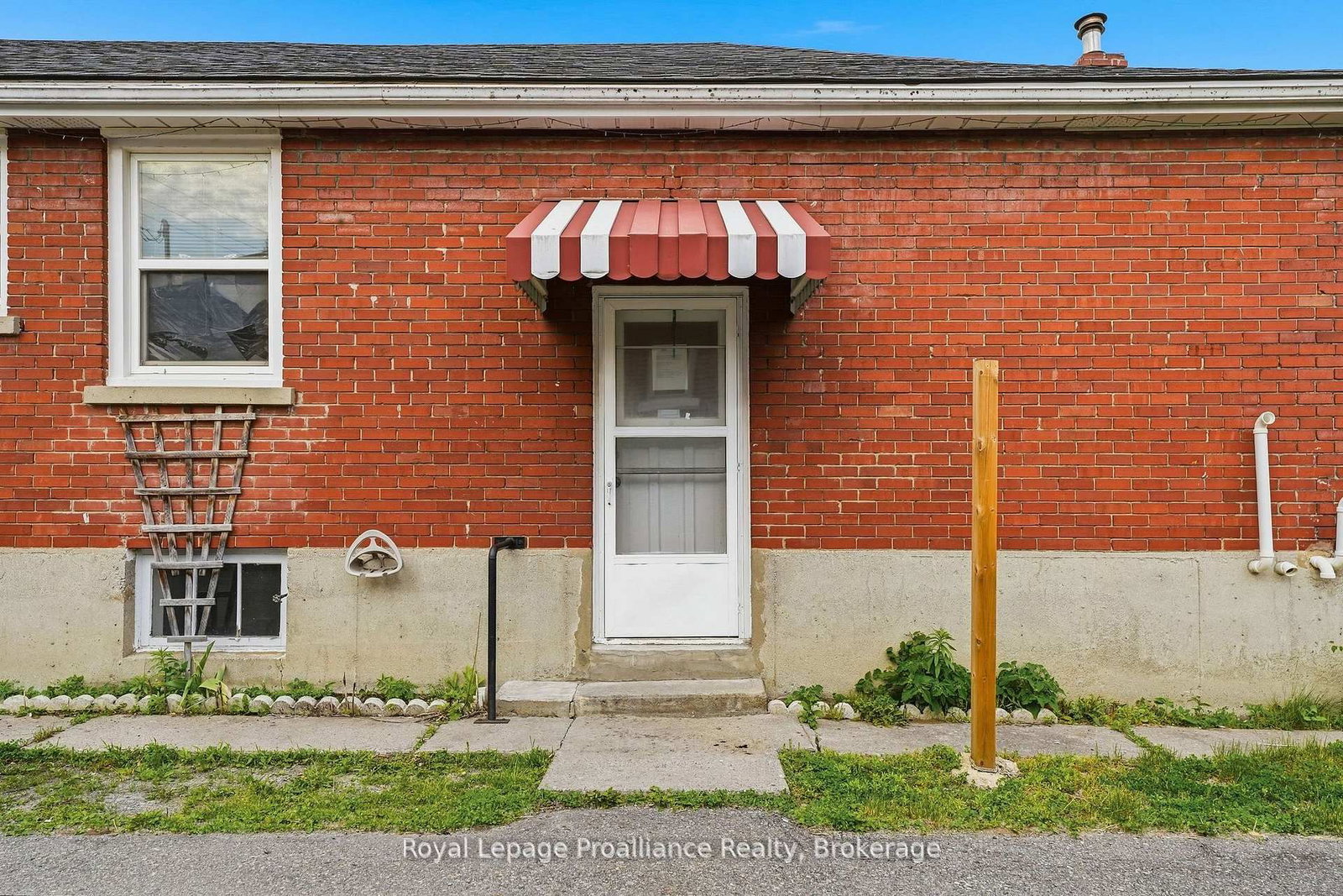 355 Bridge Street • Belleville, ON photo 34
