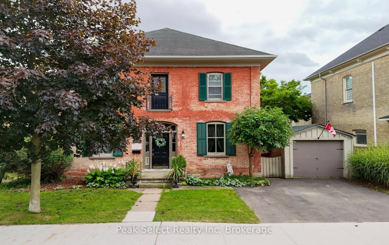 220 Elgin Street E