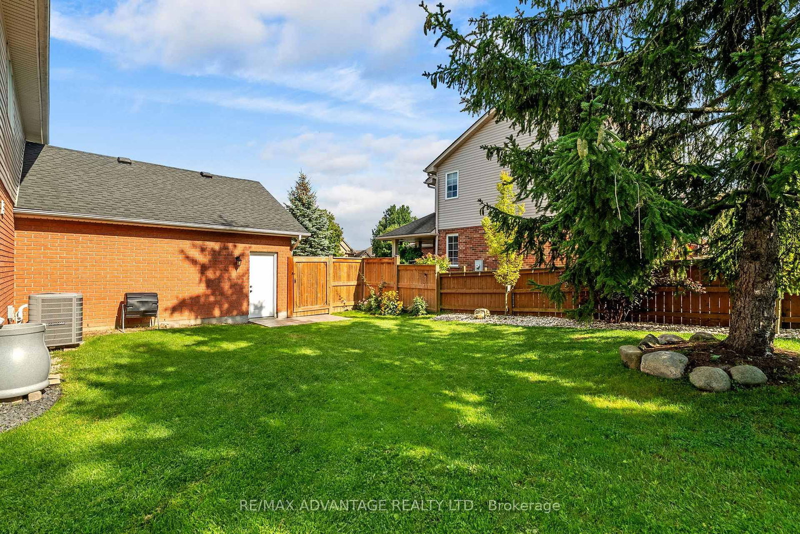 37 Calvert Lane • Middlesex Centre, ON photo 10