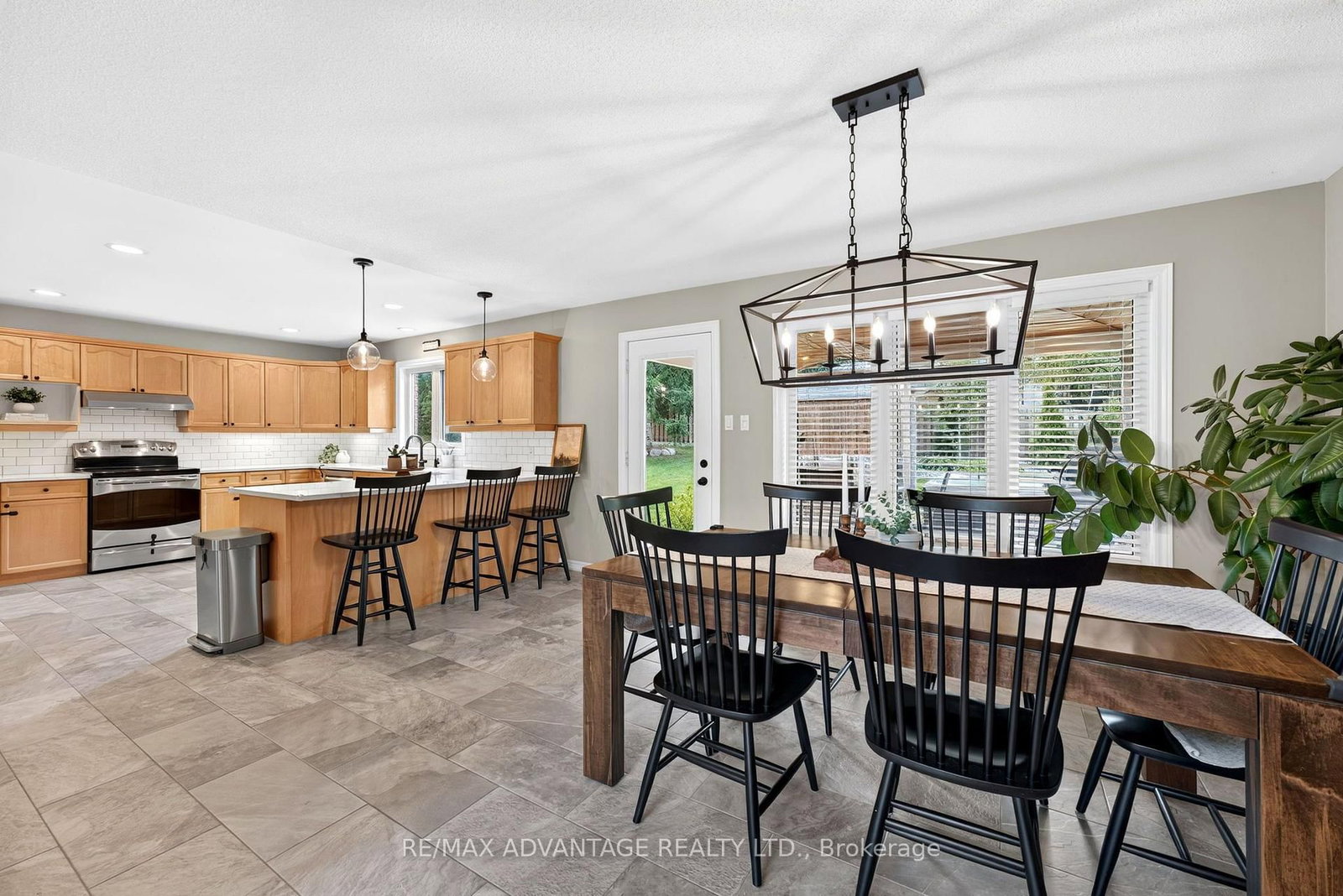 37 Calvert Lane • Middlesex Centre, ON photo 18