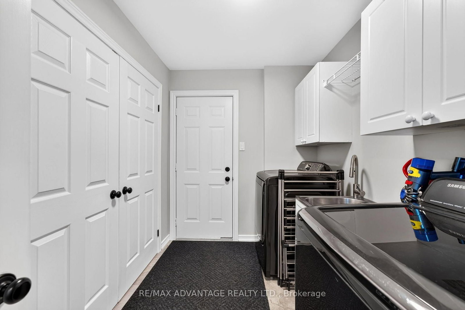 37 Calvert Lane • Middlesex Centre, ON photo 24