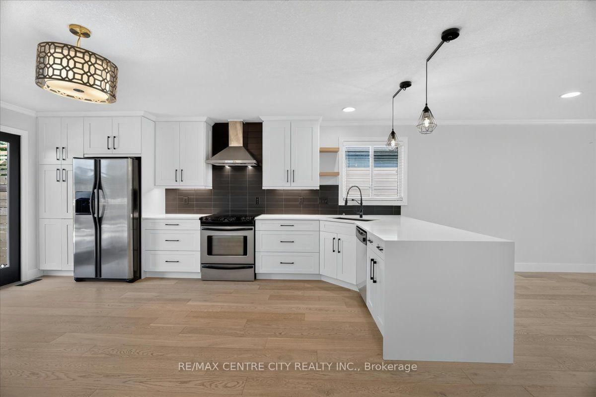 59 Bridle Path • Strathroy-Caradoc, ON photo 12