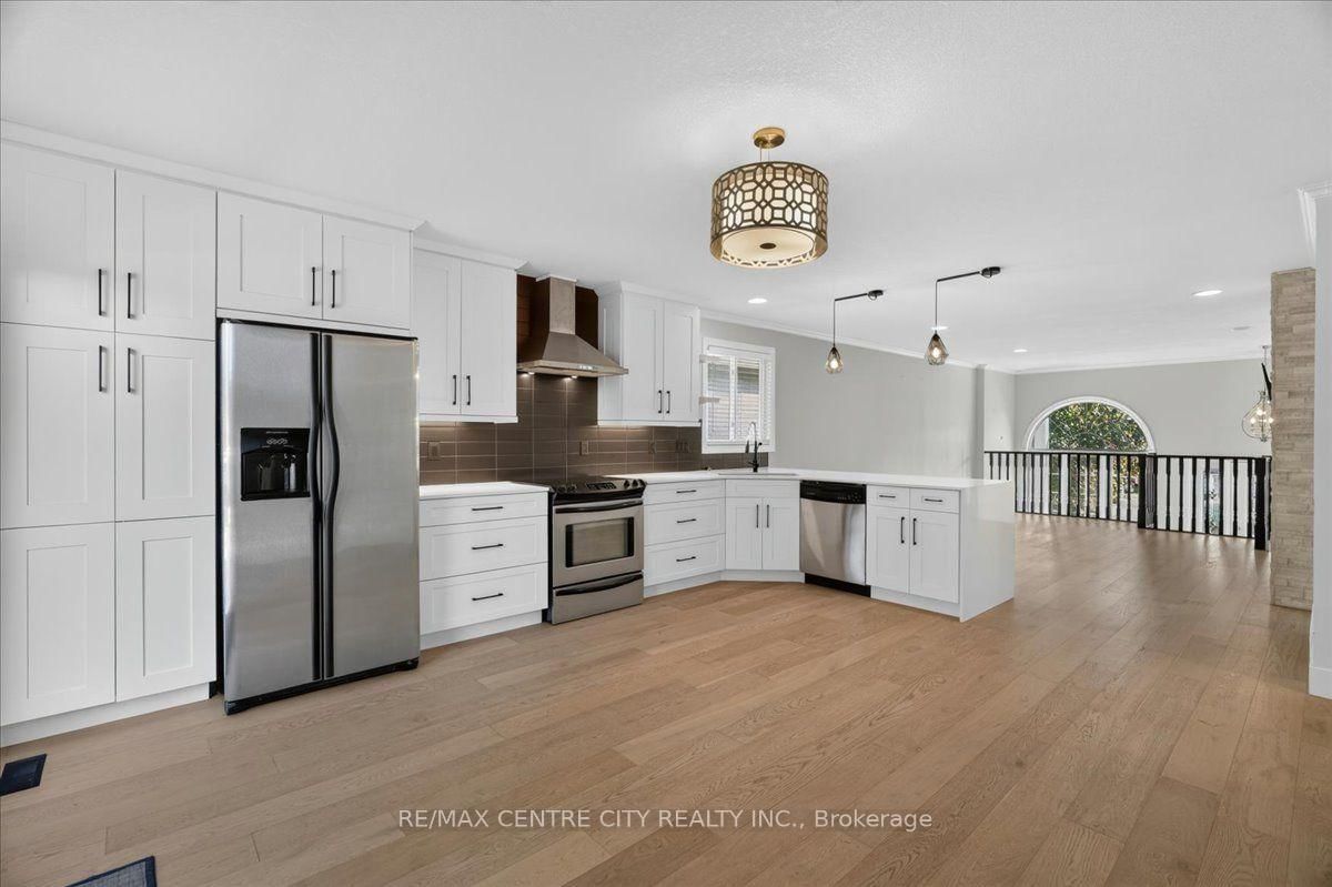 59 Bridle Path • Strathroy-Caradoc, ON photo 13
