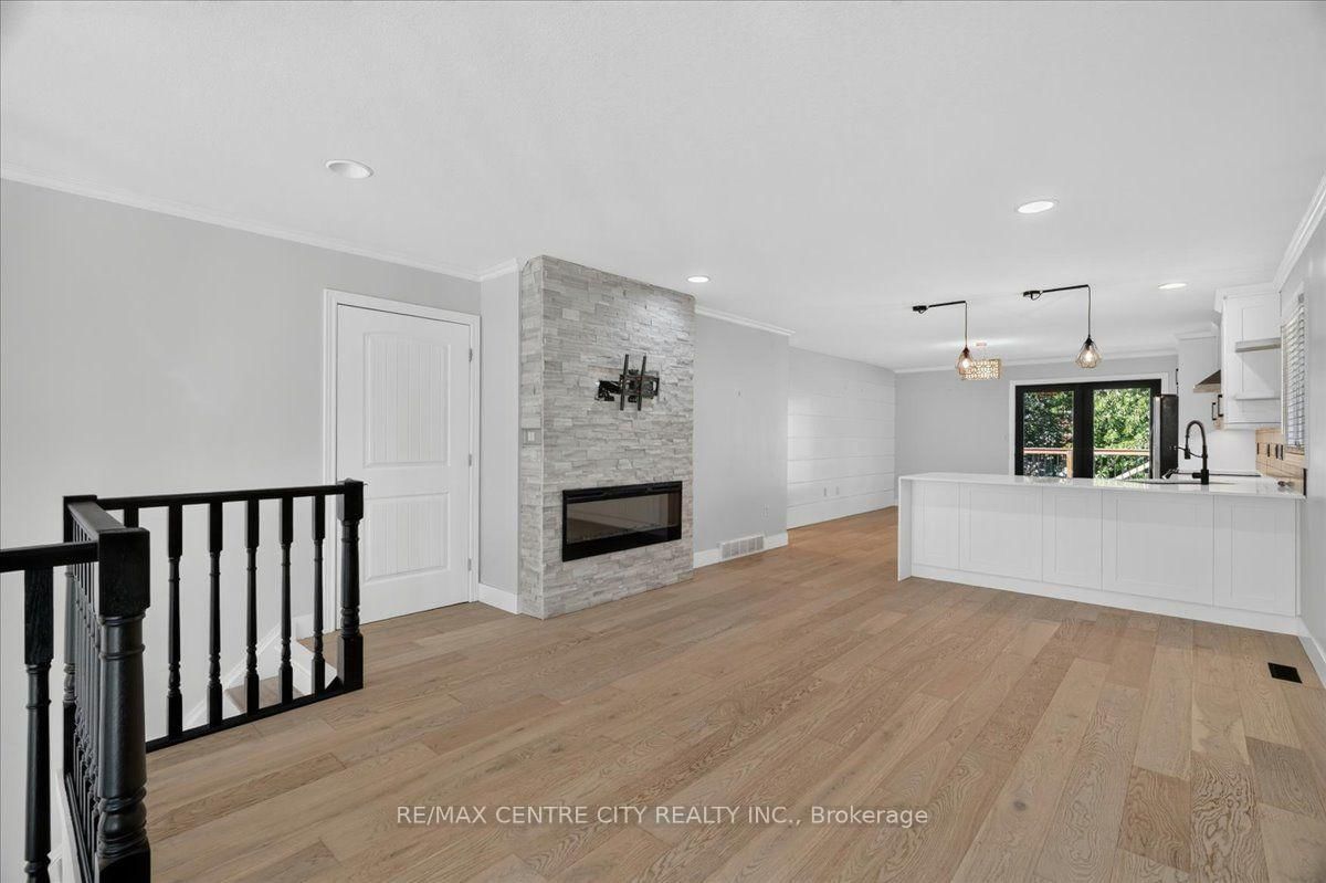 59 Bridle Path • Strathroy-Caradoc, ON photo 8