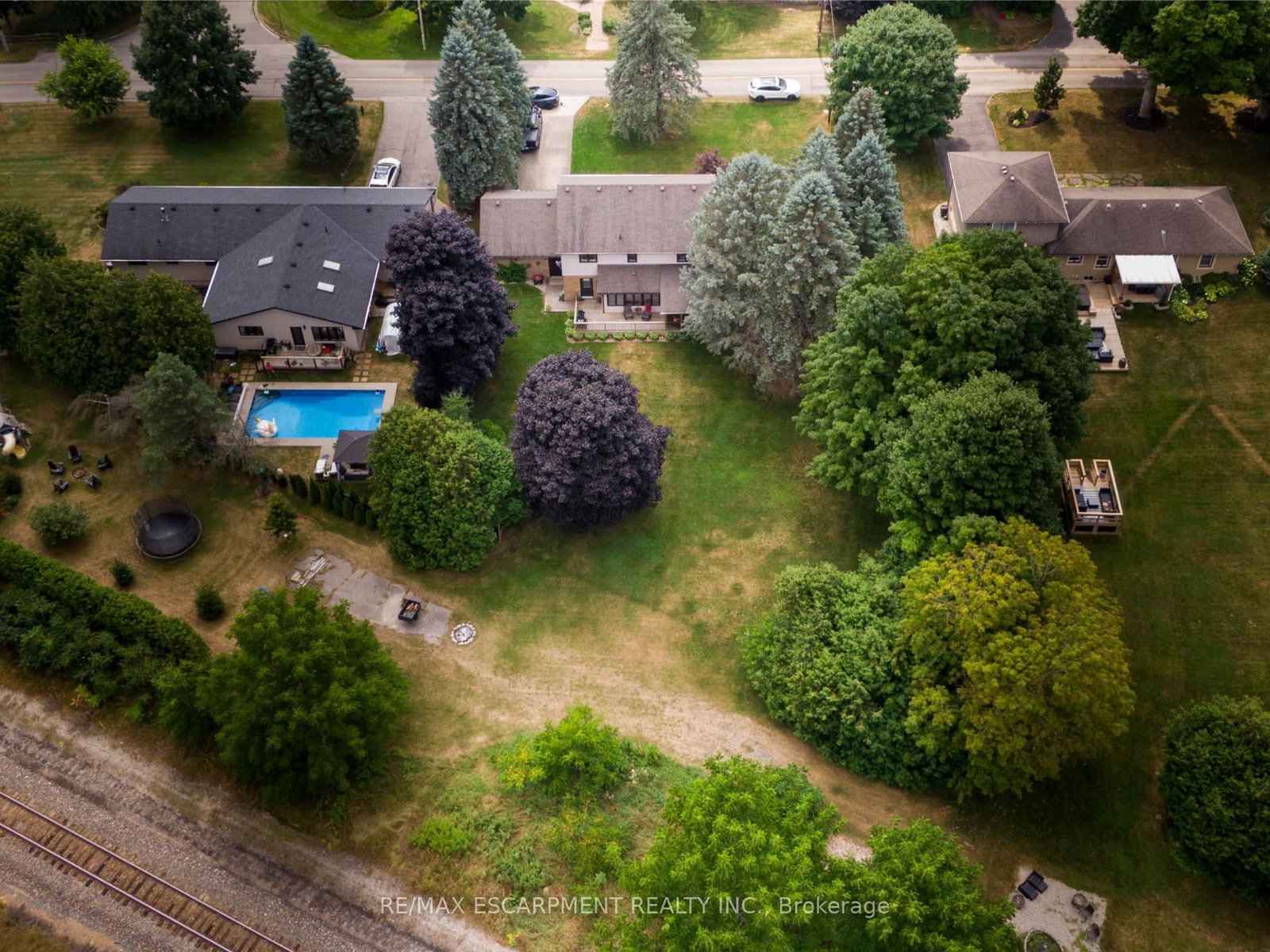 1416 Progreston Road • Hamilton, ON photo 38