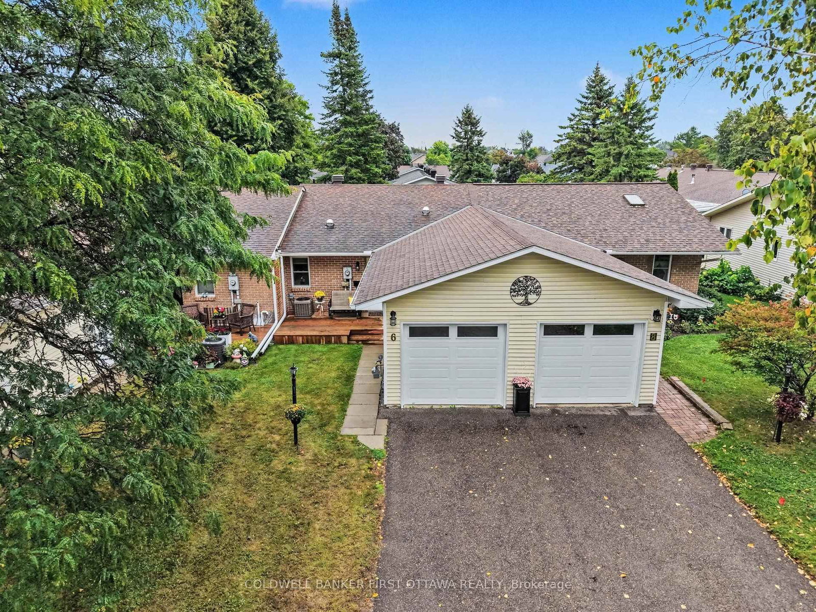 6 Bathurst Road • Perth, ON photo 2