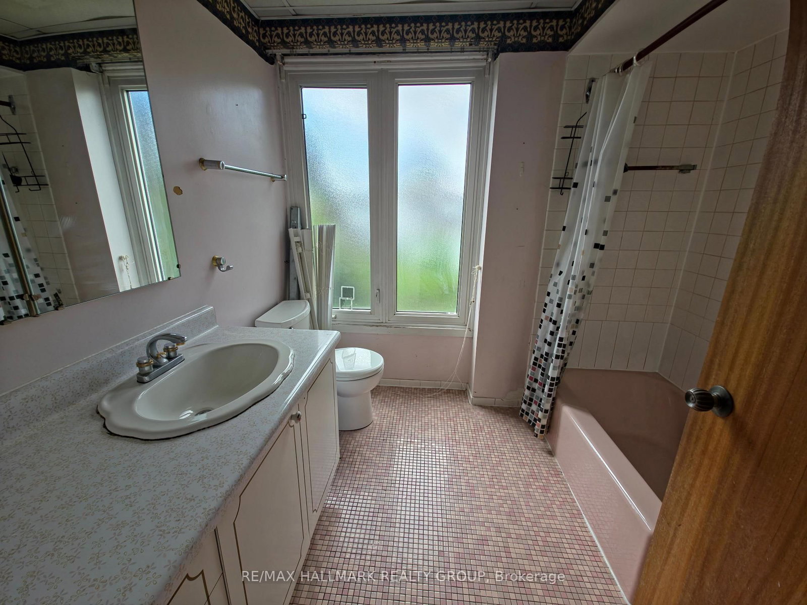 3288 Clearwater Crescent • Ottawa, ON photo 11