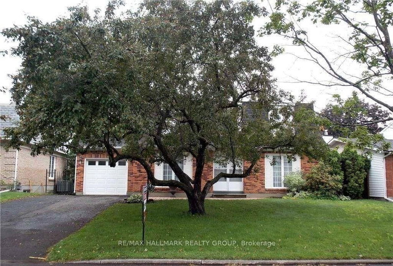 3288 Clearwater Crescent