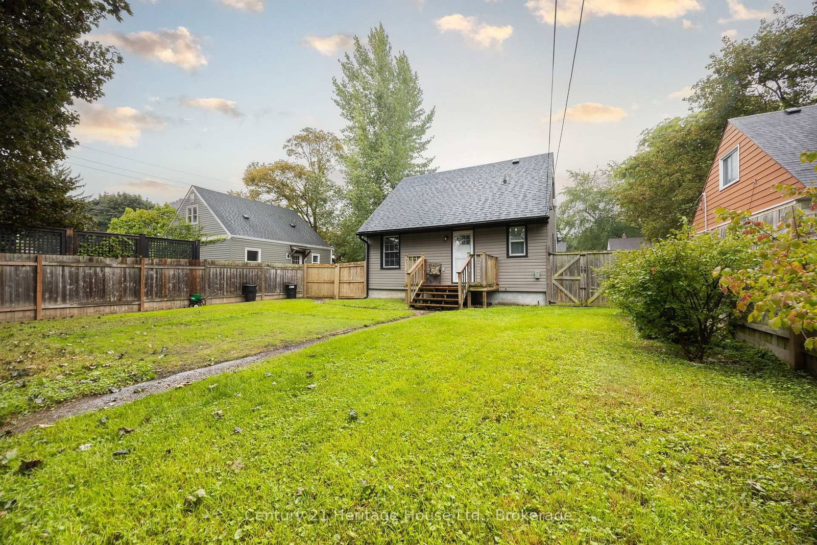 102 Stewart Avenue • Cambridge, ON photo 37
