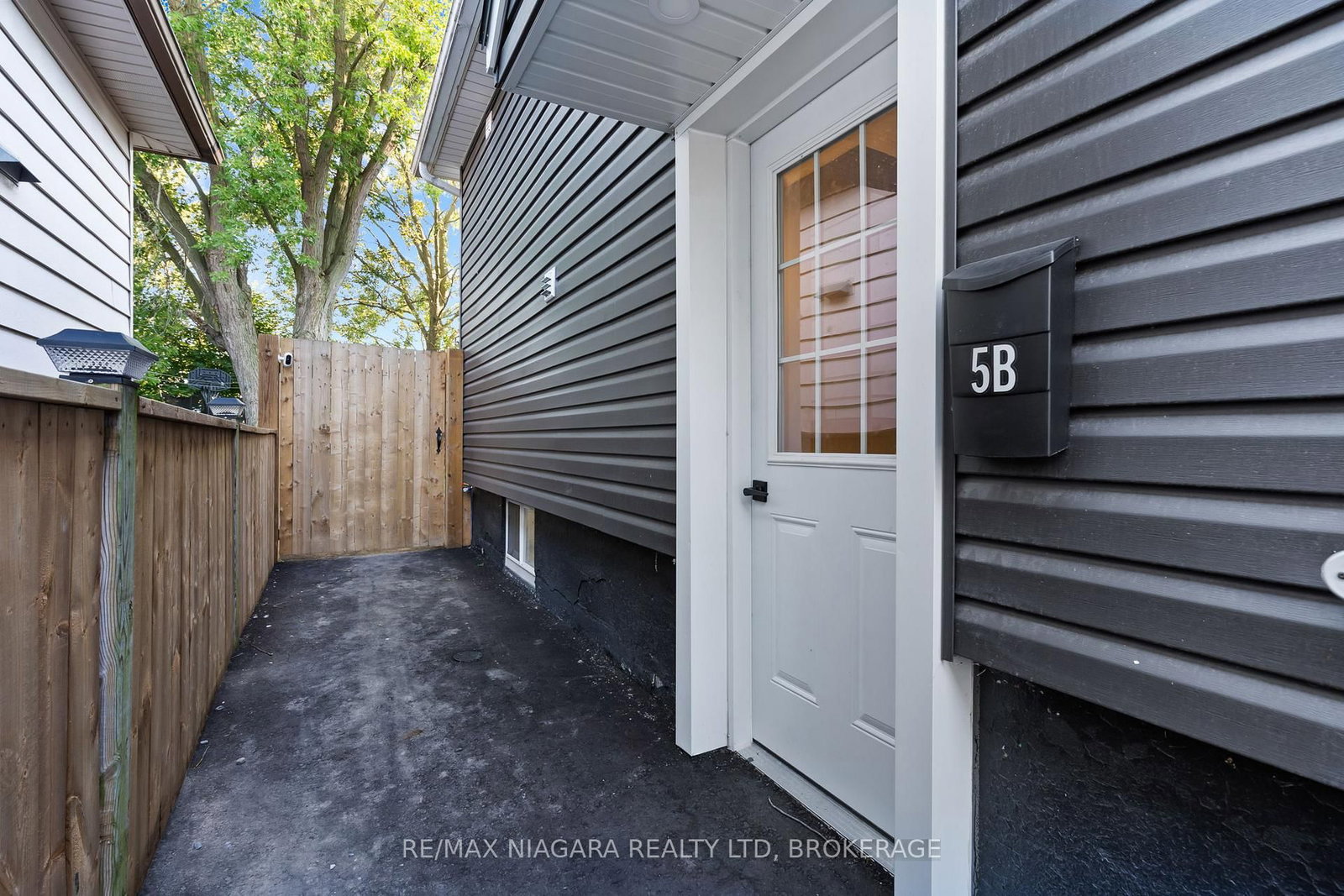 5 Cady Street • Welland, ON photo 21