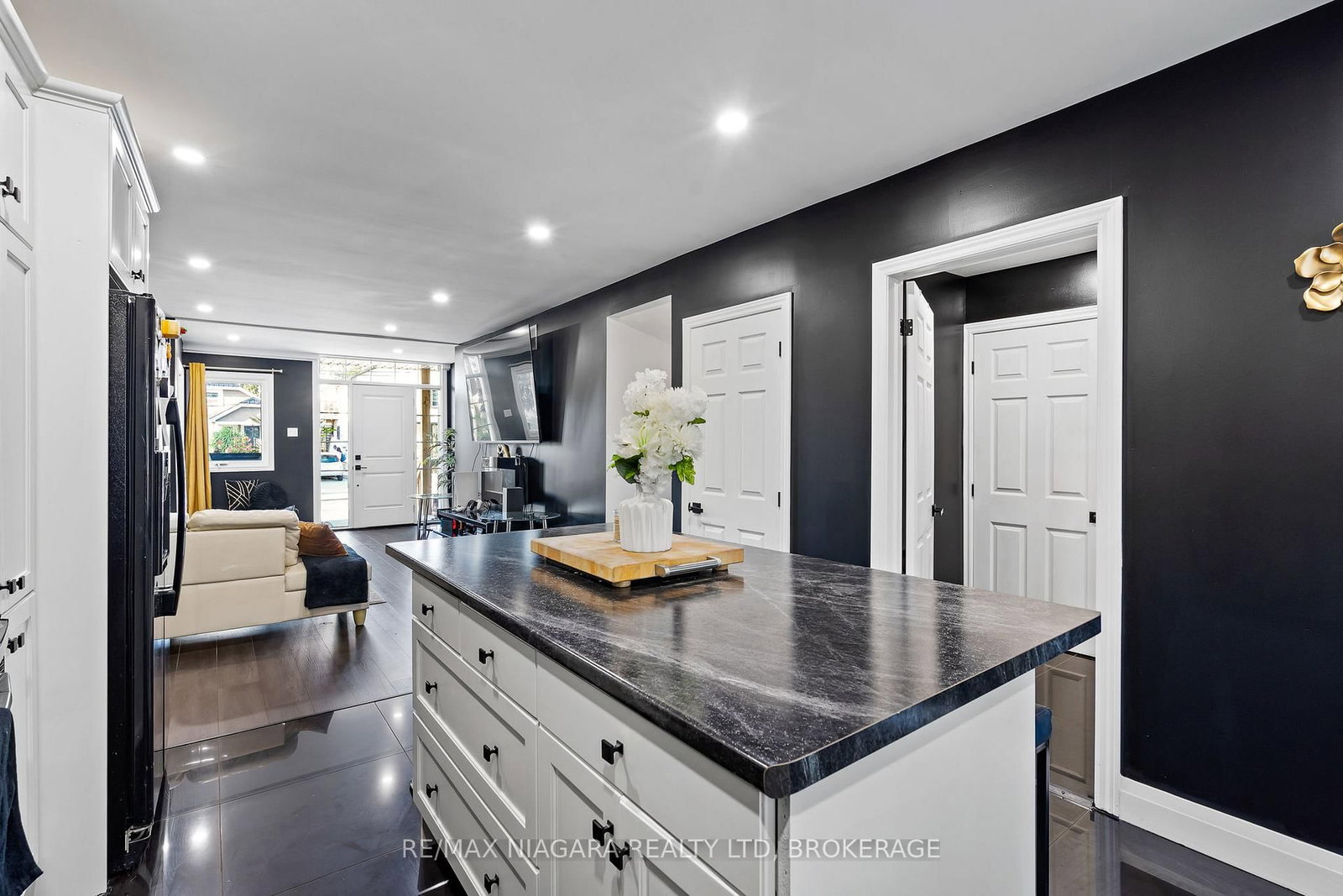 5 Cady Street • Welland, ON photo 4
