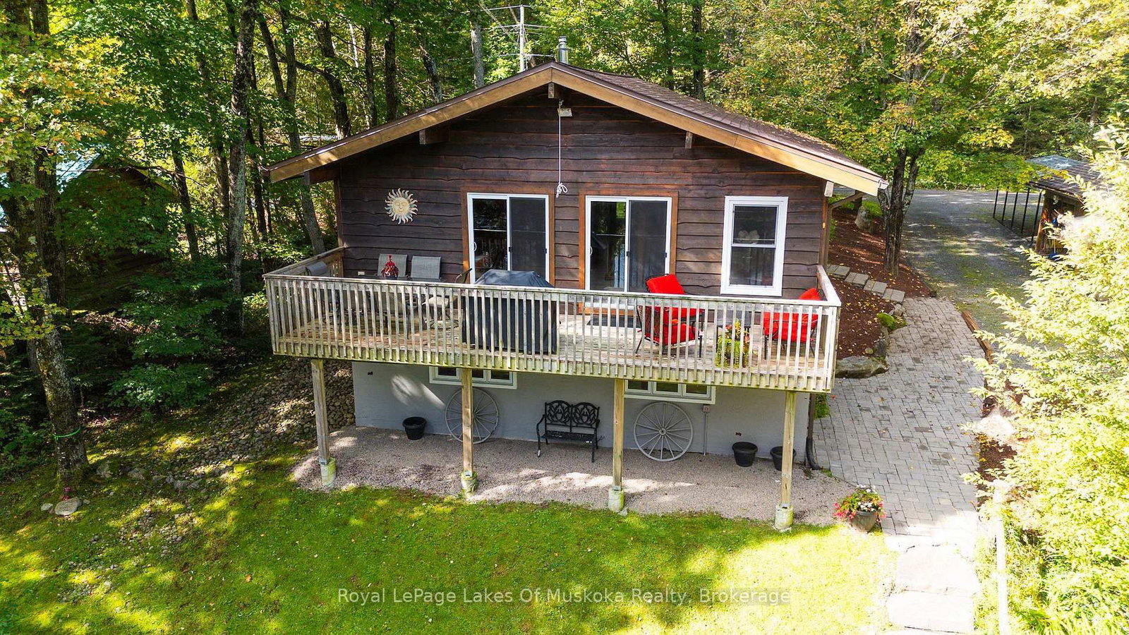 1053 Atkins Lake Road • Bracebridge, ON photo 2