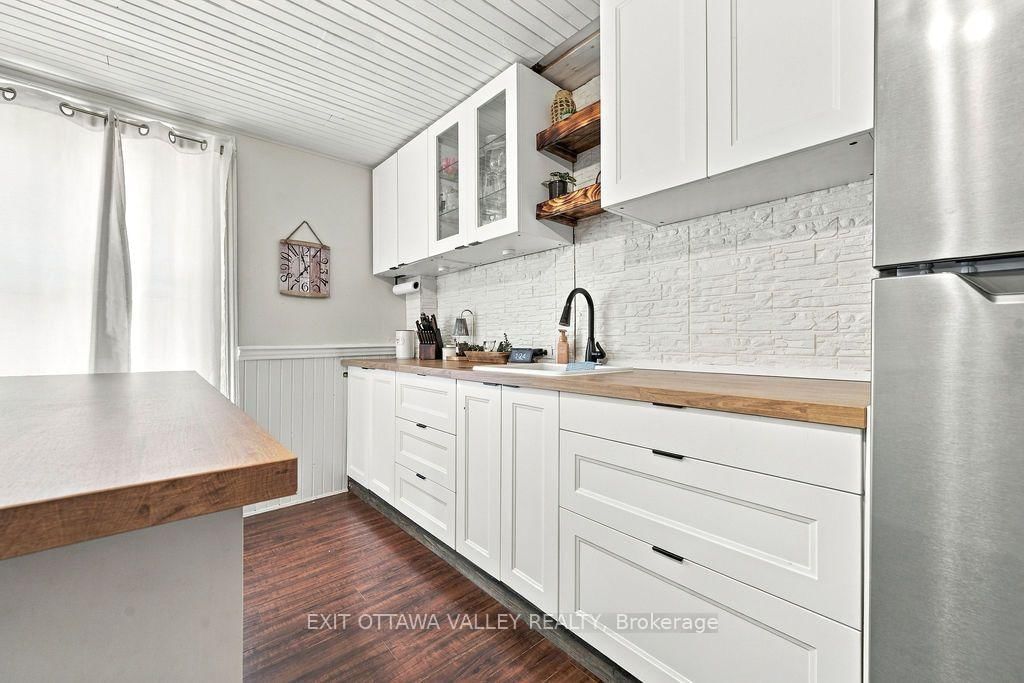 733 Calvin Road • Haley Station, ON photo 15