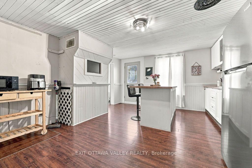 733 Calvin Road • Haley Station, ON photo 16