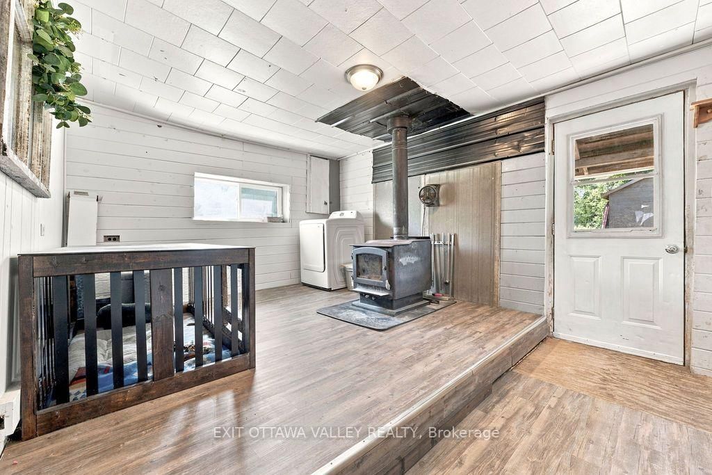 733 Calvin Road • Haley Station, ON photo 22