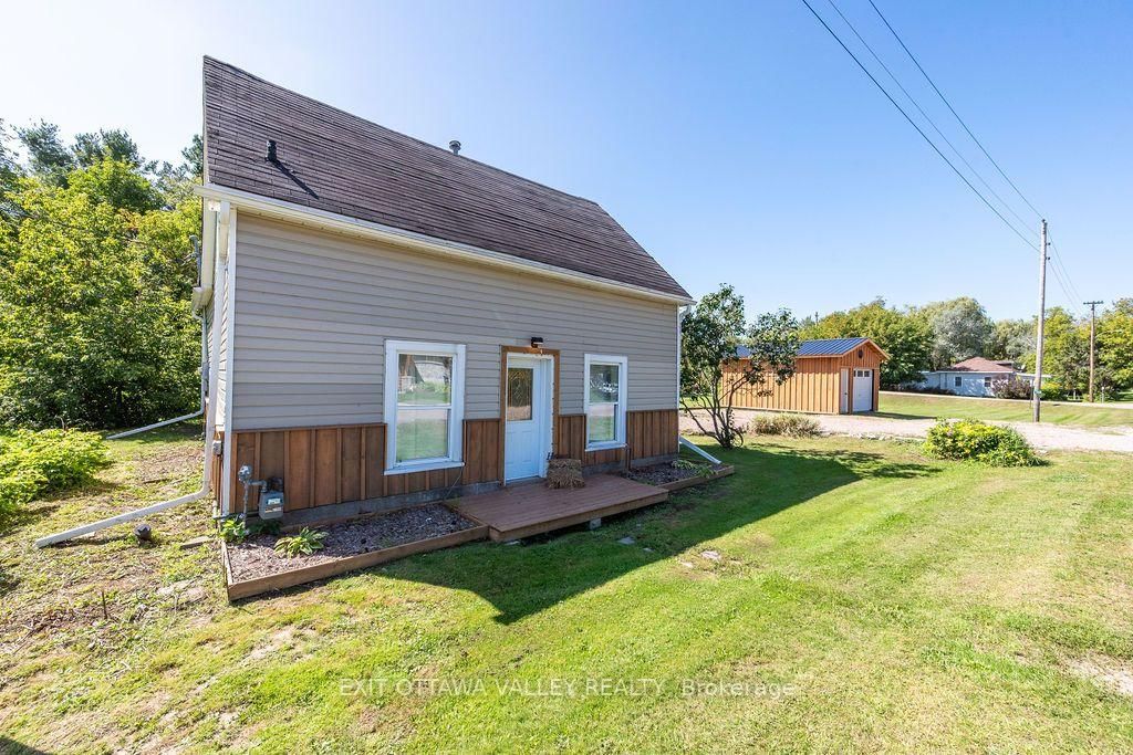 733 Calvin Road • Haley Station, ON photo 4