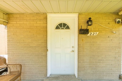 221 STARLIGHT Avenue • London East, ON photo 4