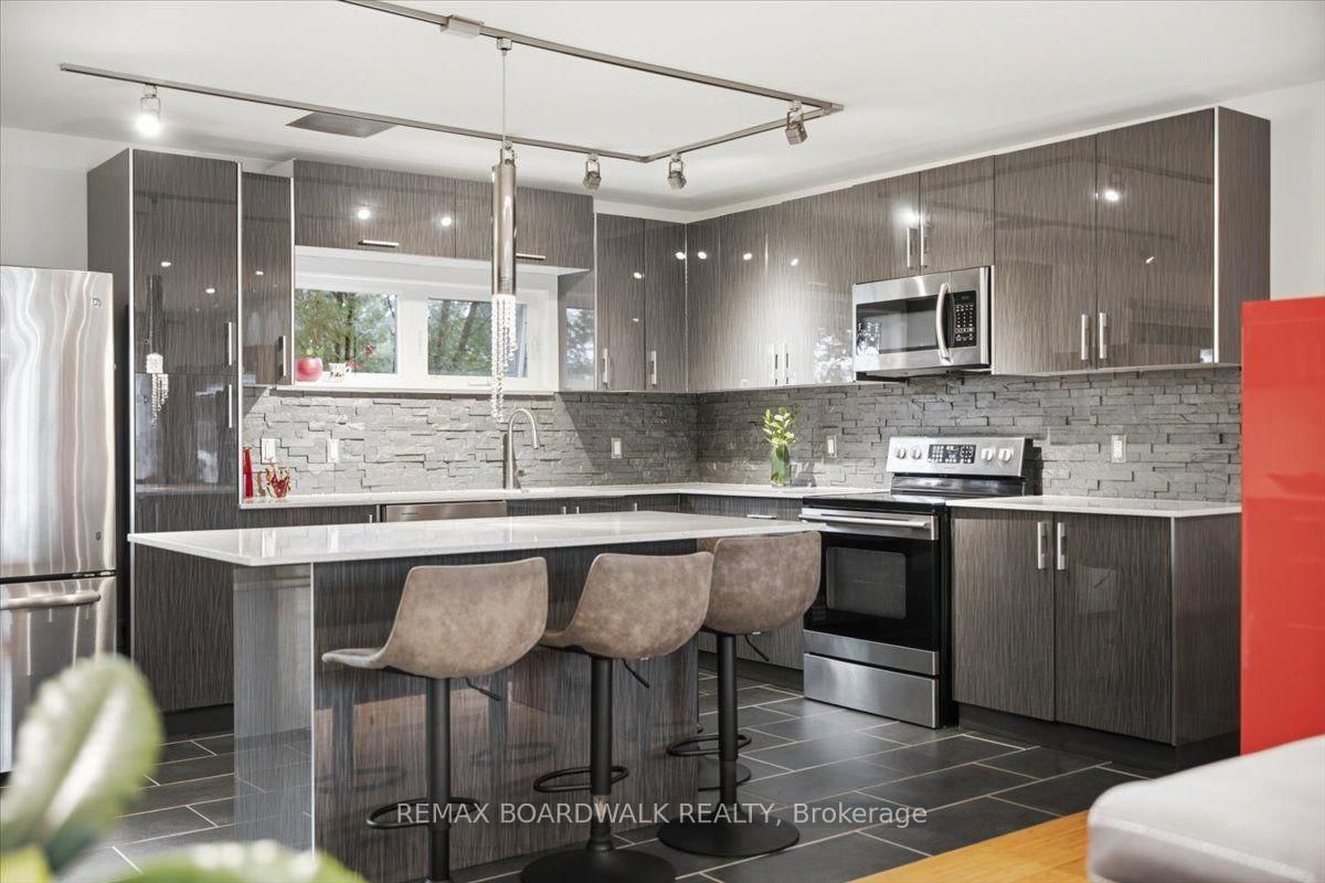 154 Duford Street • Ottawa, ON photo 6