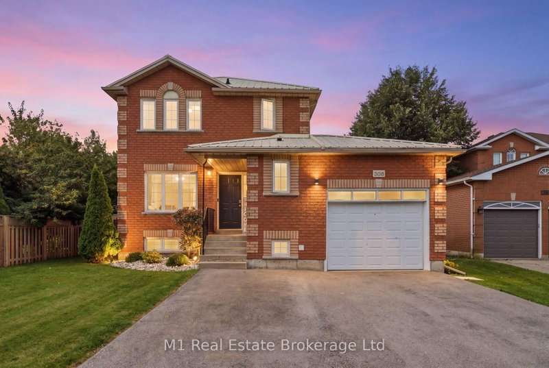 308 Daniel Crescent