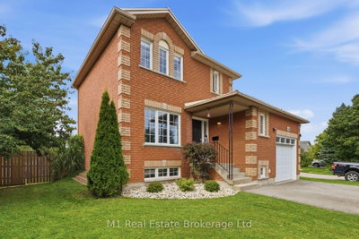 308 Daniel Crescent • Centre Wellington, ON photo 4