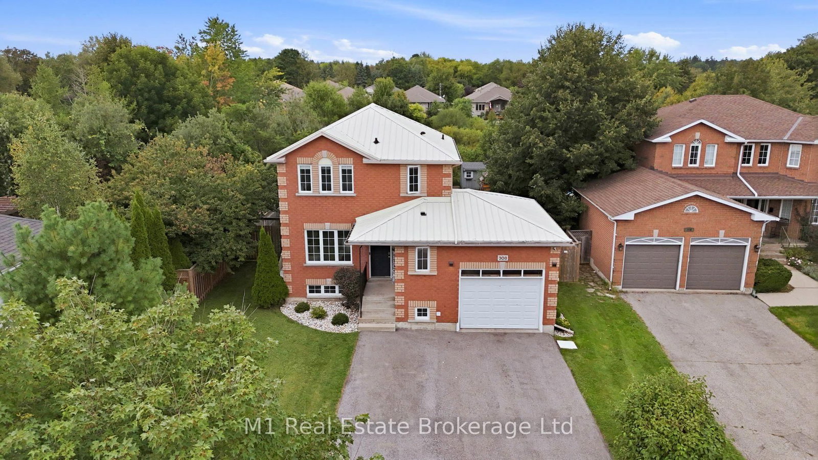 308 Daniel Crescent • Centre Wellington, ON photo 5