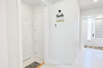 133 Cole Terrace • Woodstock, ON photo 4