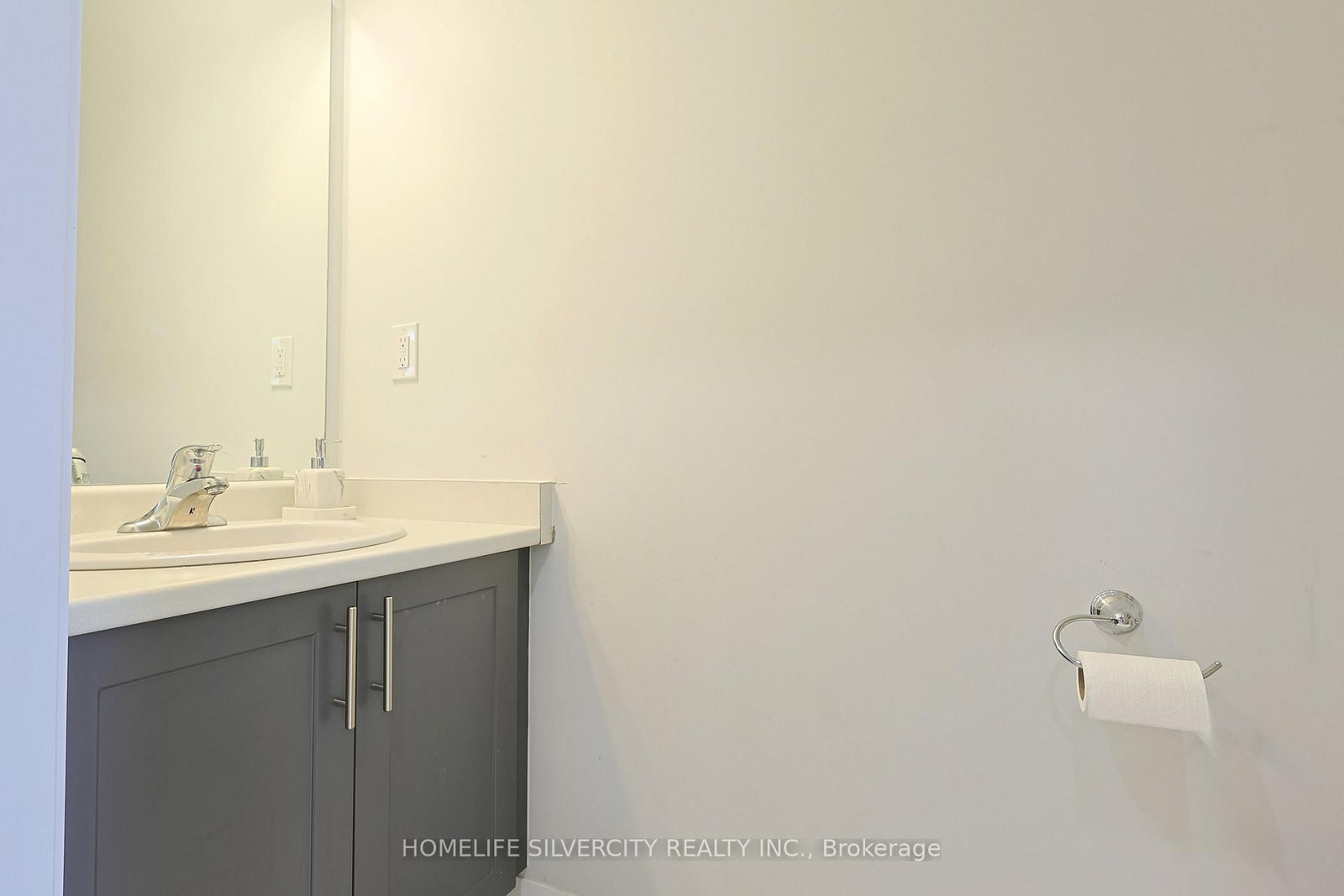 133 Cole Terrace • Woodstock, ON photo 9