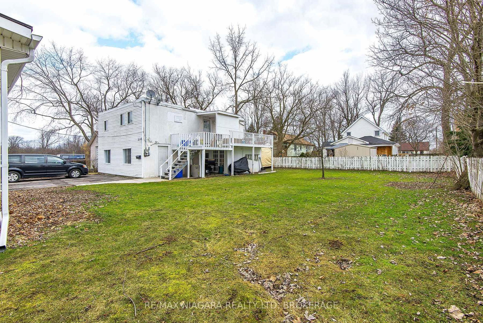 255 Mellanby Avenue • Port Colborne, ON photo 5