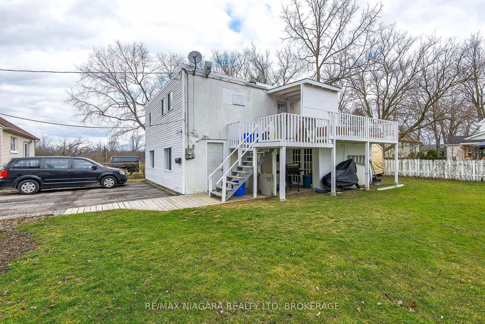 255 Mellanby Avenue • Port Colborne, ON photo 6