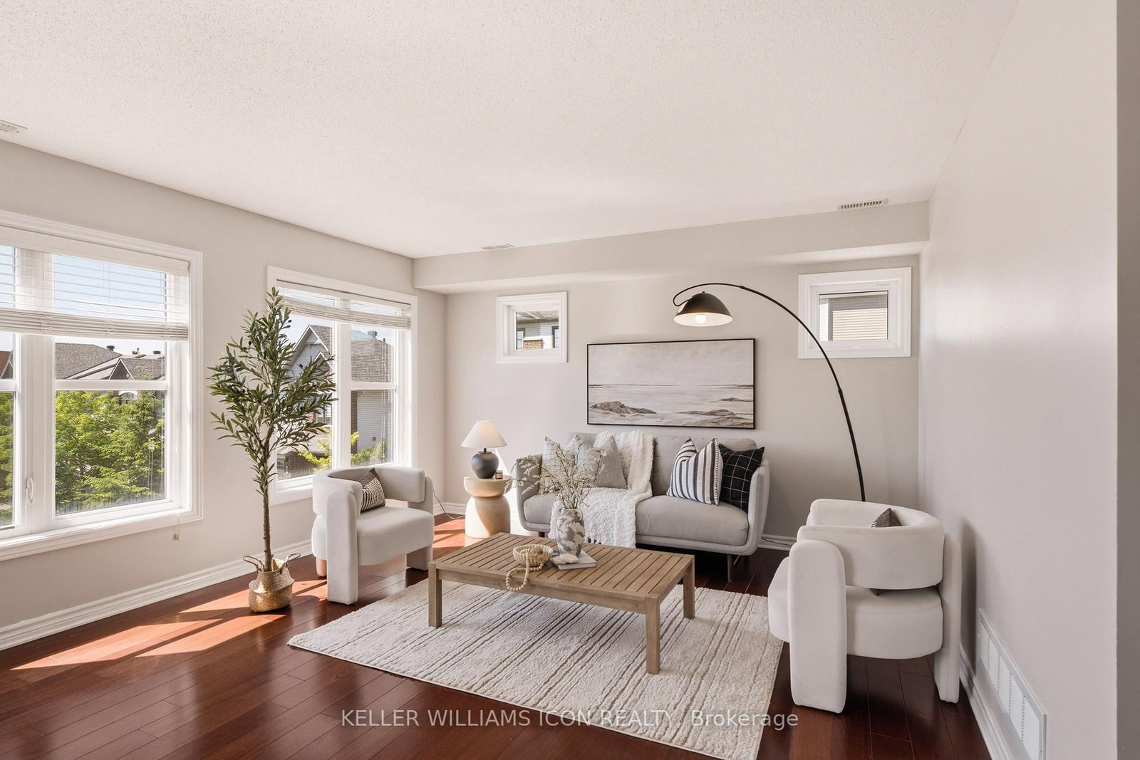 528 Clearbrook Drive • Ottawa, ON photo 10