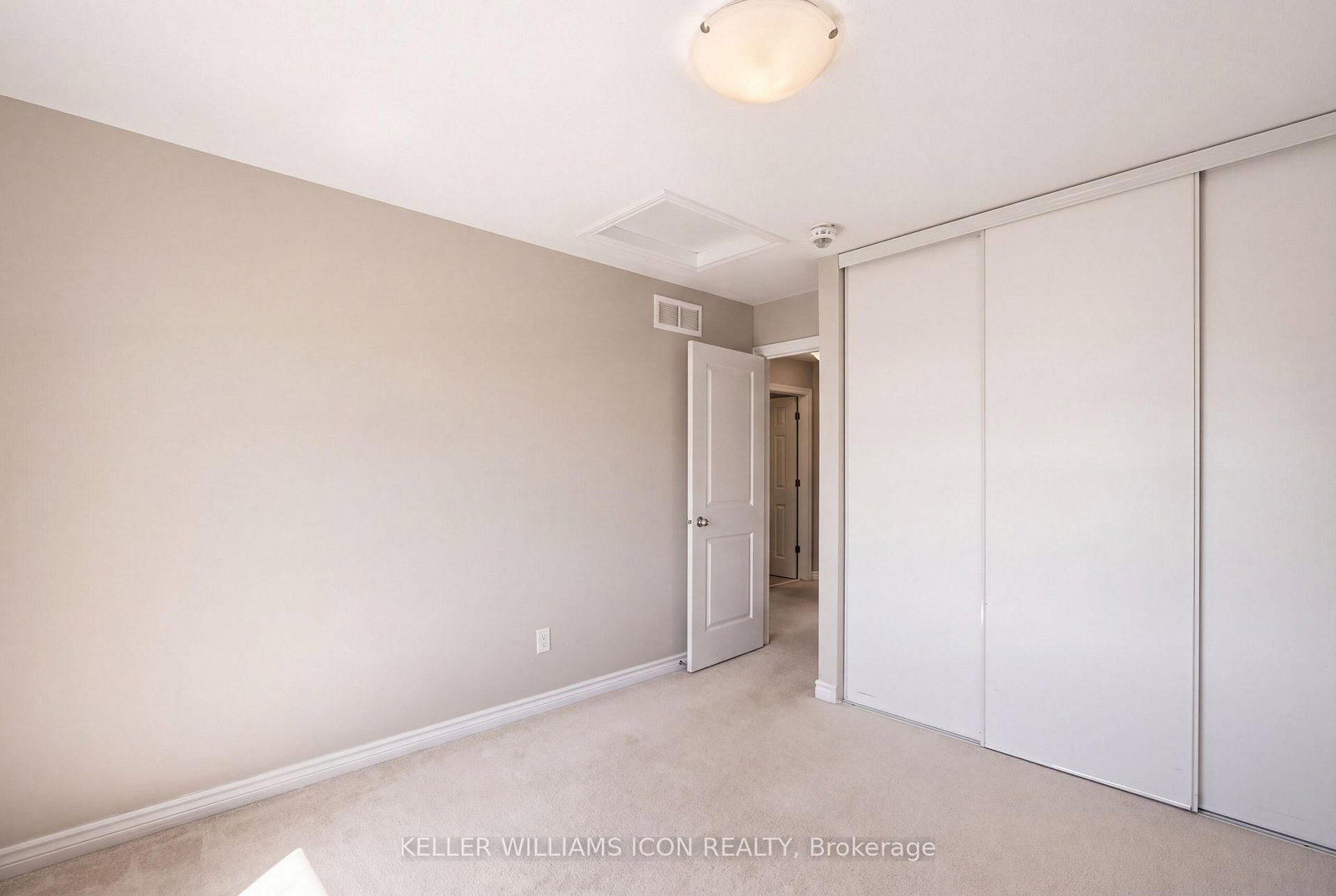 528 Clearbrook Drive • Ottawa, ON photo 16
