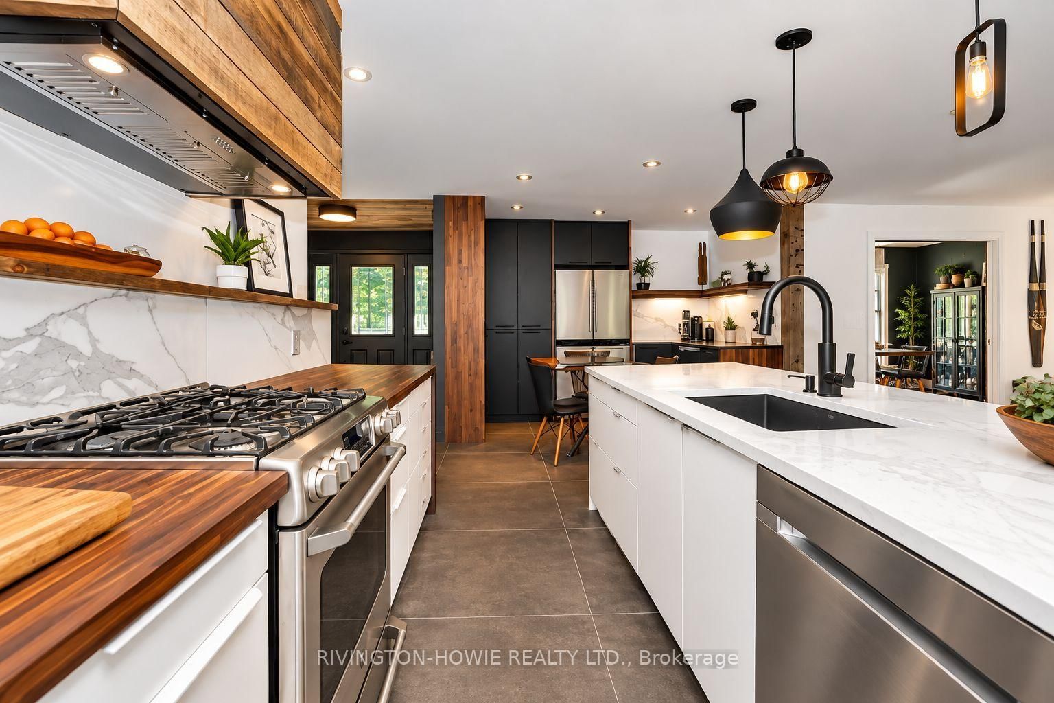 207 Monty Drive • Ottawa, ON photo 5
