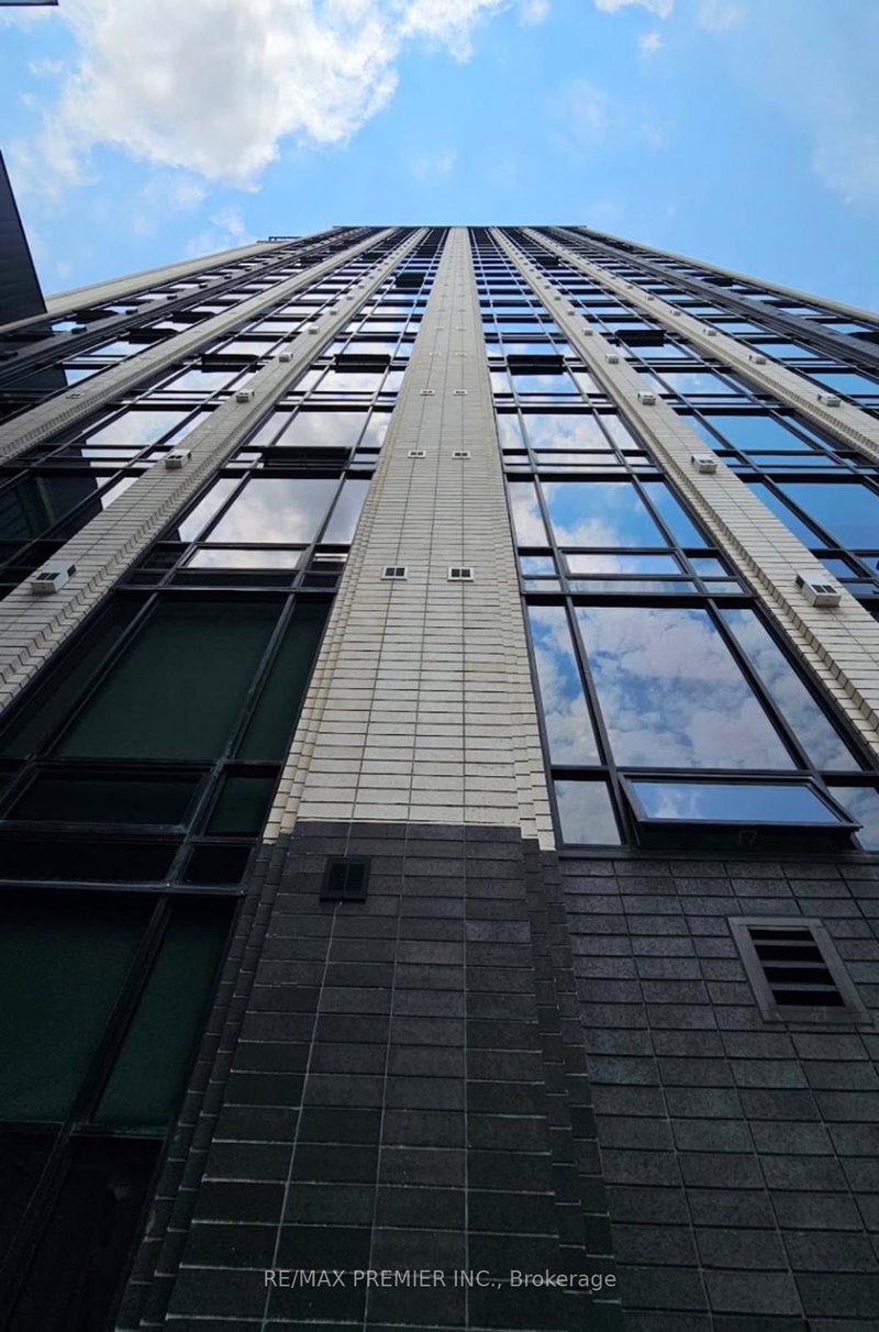1808 - 145 Columbia Street W