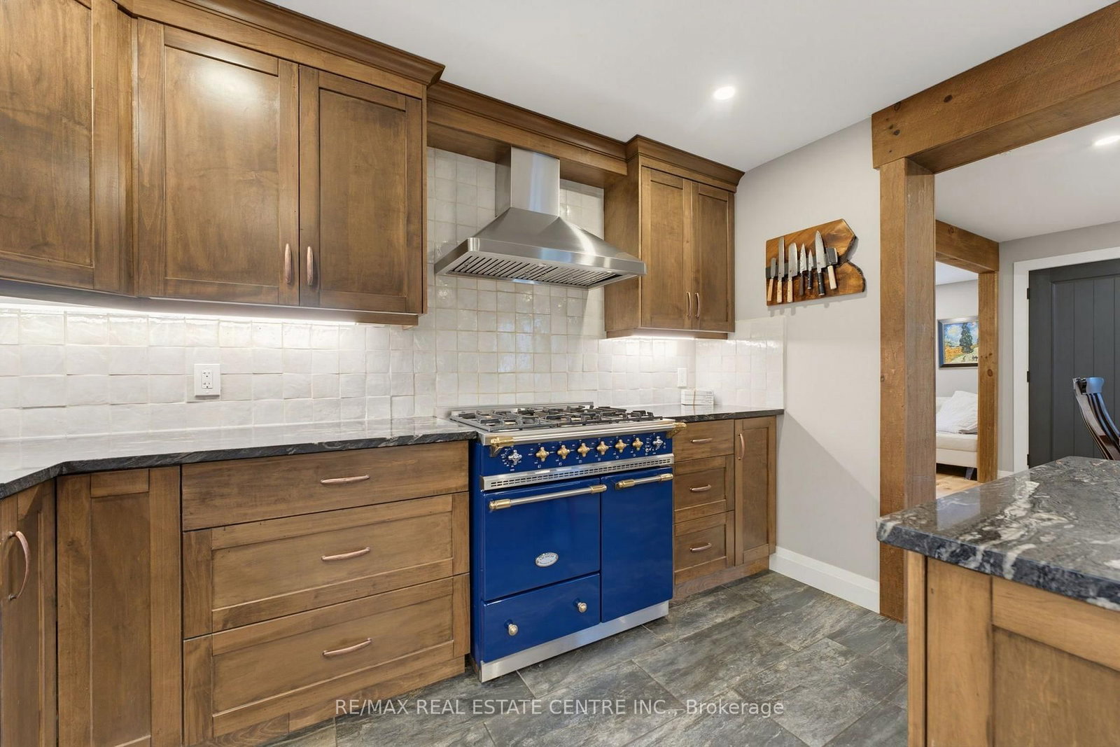15 First Street S • Hamilton, ON photo 12