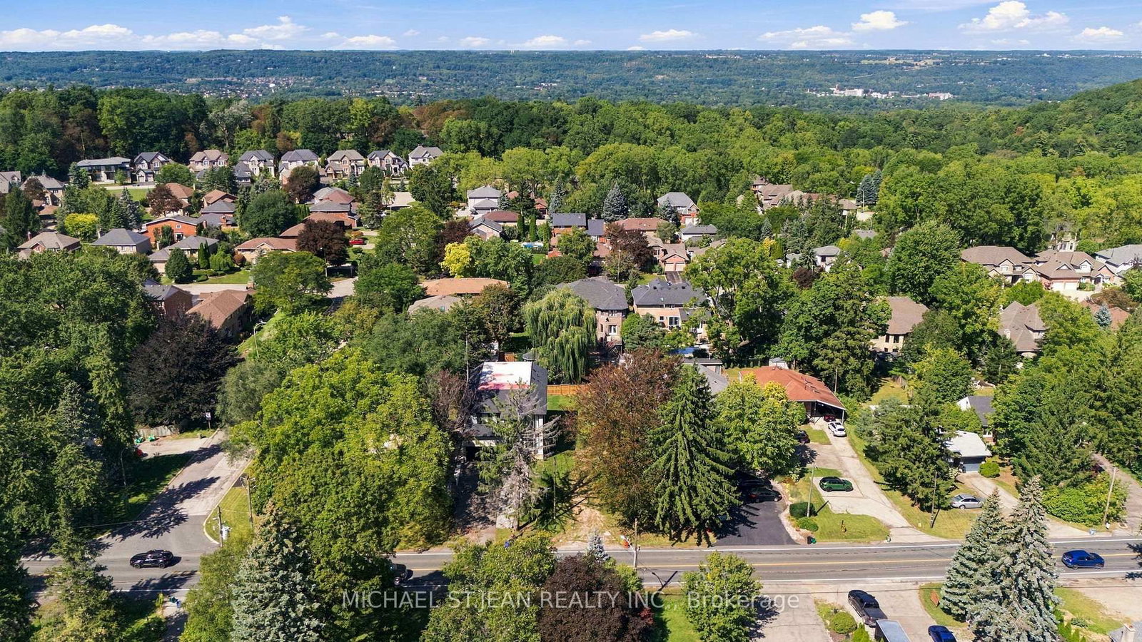 657 Mohawk Road • Hamilton, ON photo 14