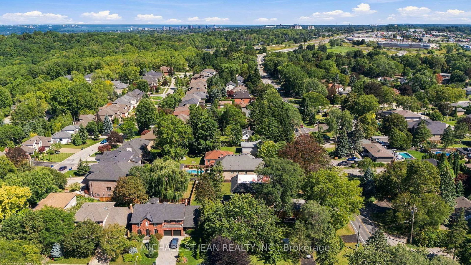 657 Mohawk Road • Hamilton, ON photo 17