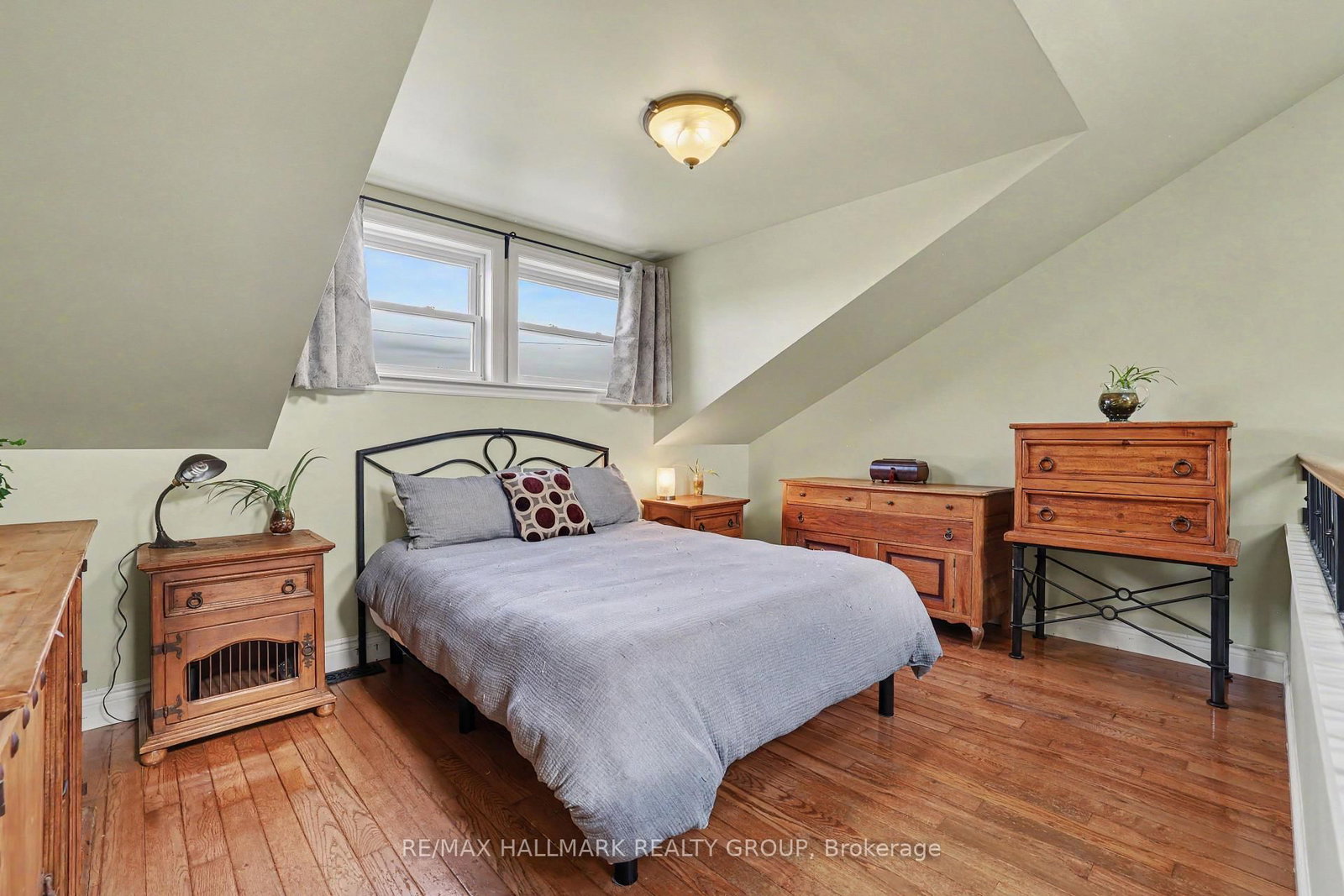 116 Hamilton Avenue N • Ottawa, ON photo 18