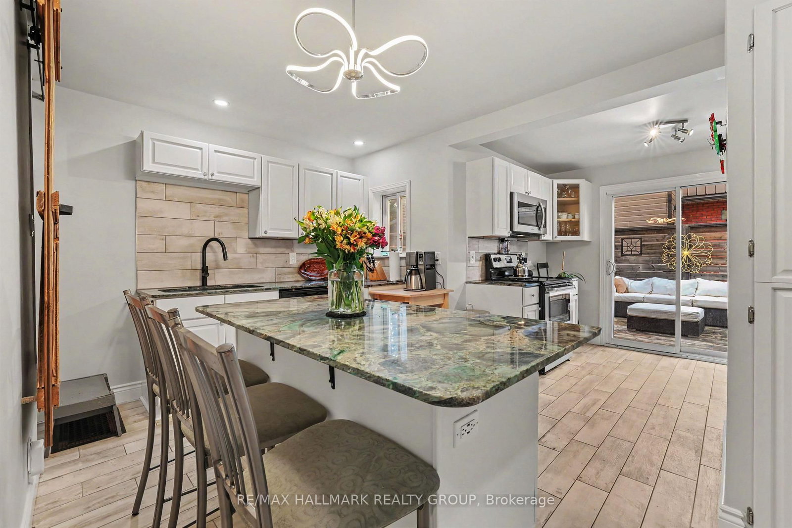 116 Hamilton Avenue N • Ottawa, ON photo 9
