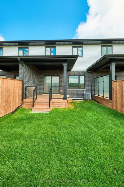 51 HARMONY Way • Thorold, ON photo 5