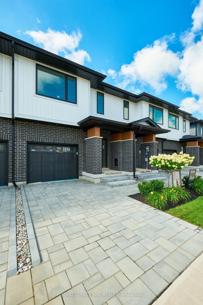 49 HARMONY Way • Thorold, ON photo 3