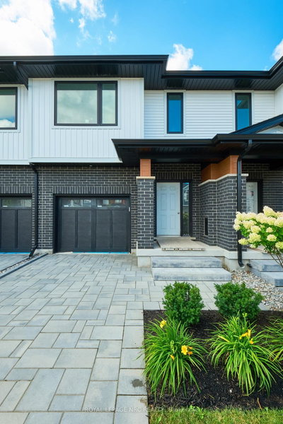 49 HARMONY Way • Thorold, ON photo 4
