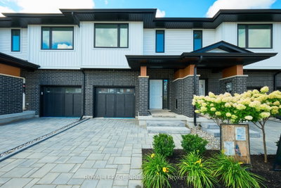 49 HARMONY Way • Thorold, ON photo 5
