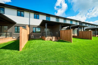 49 HARMONY Way • Thorold, ON photo 8