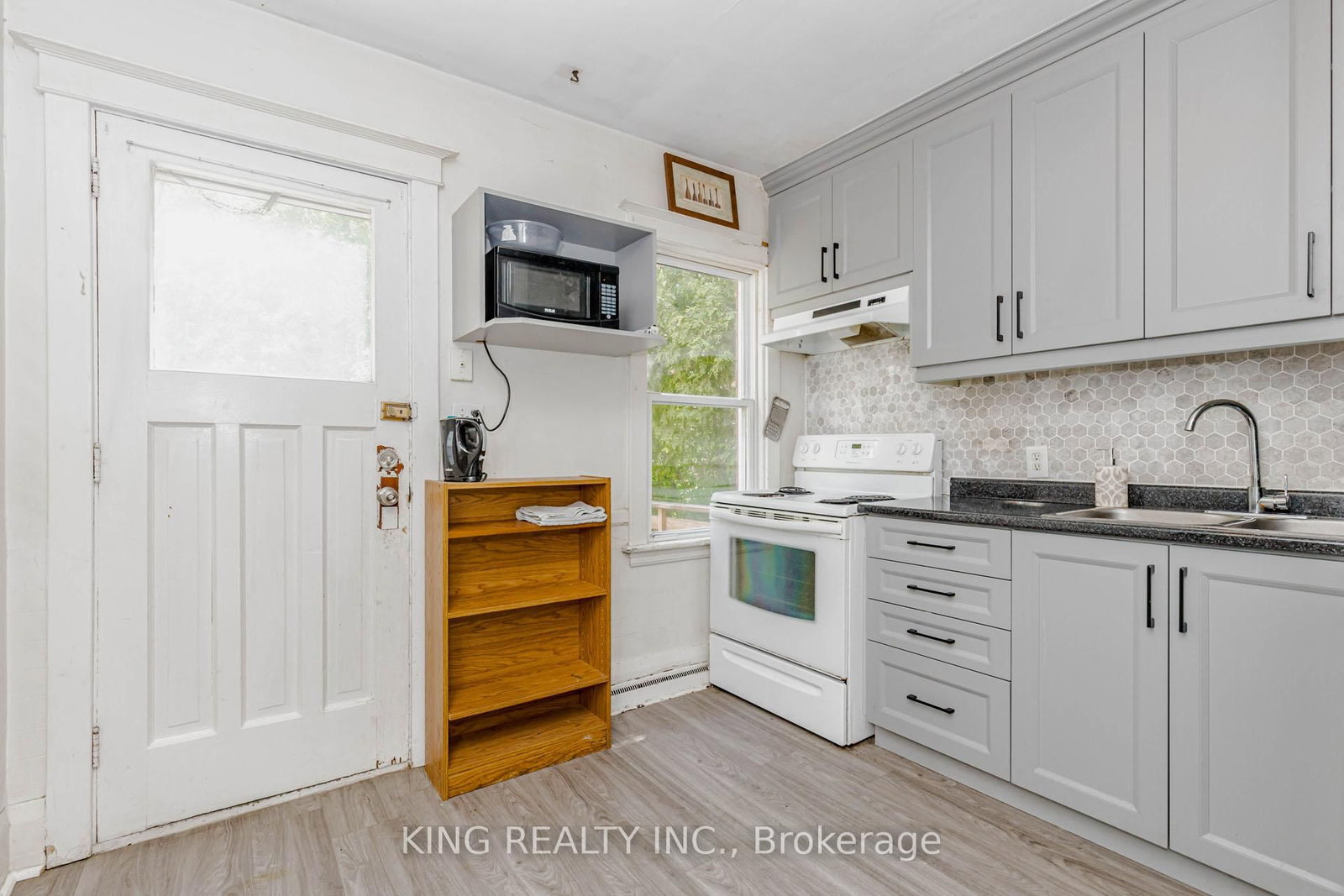 1177 King Street W • Hamilton, ON photo 4