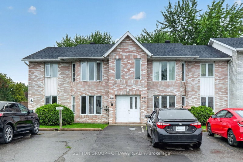 102B - 185 Du Comte Street