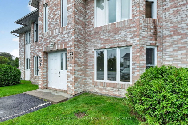 102B - 185 Du Comte Street