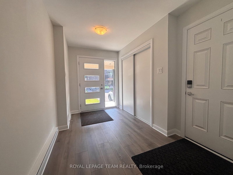 808 Glissade Grove