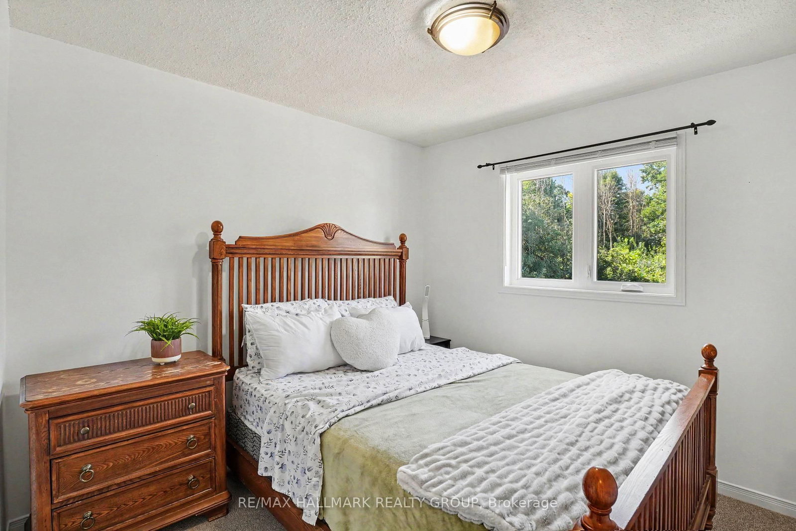 24 Garden Avenue • Perth, ON photo 17